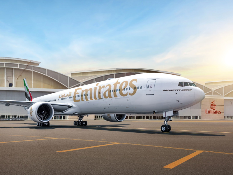 Közel 200 repülőgépének utaskabinját újítja fel az Emirates