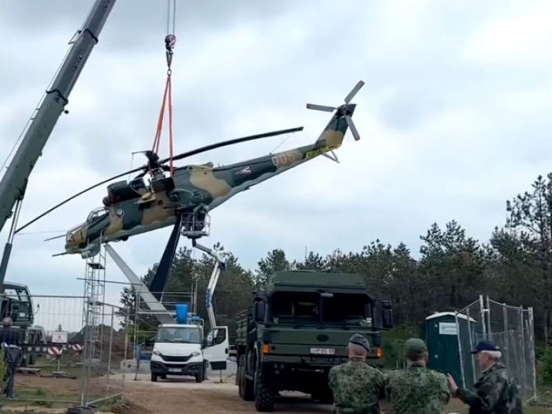 Újabb helikopteres emlékmű készült el Magyarországon